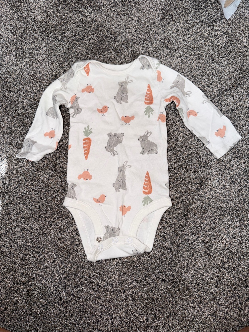 Carter's White Long-Sleeve Bodysuit with Gray Bunny & Orange Carrot Print